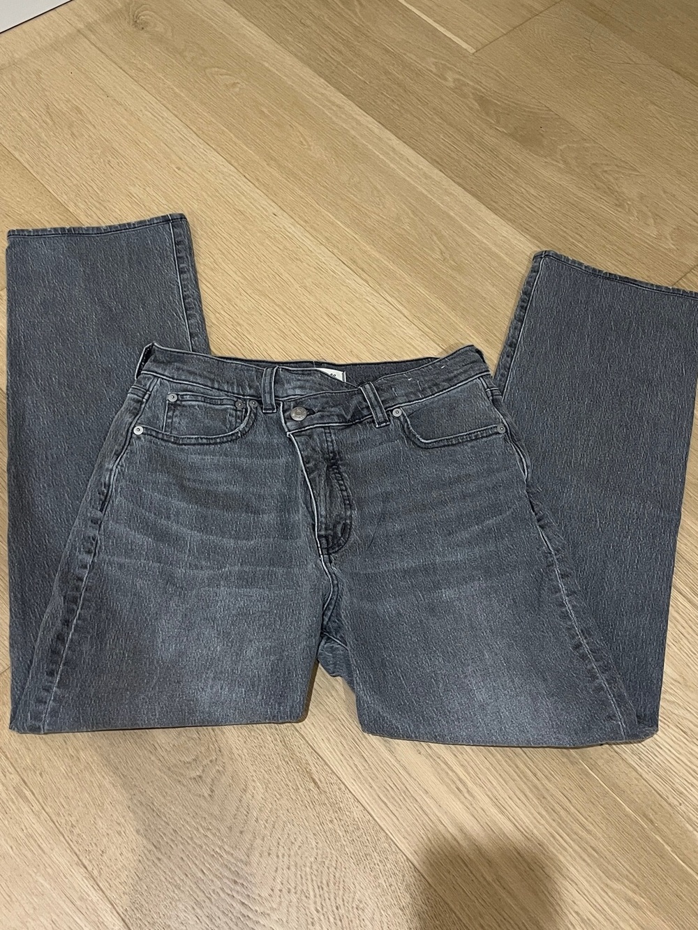 Madewell Straight Leg Jeans in Washed Black